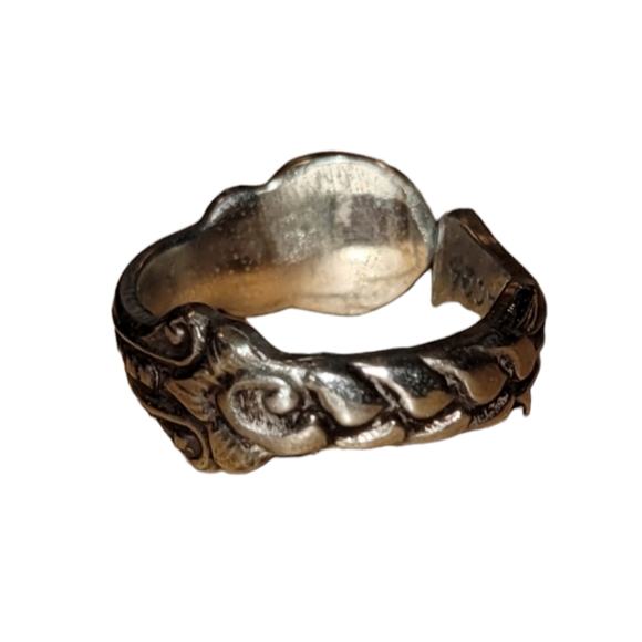 Beautiful Petite Vintage Spoon Ring Size 5 Hand Forged - Picture 3 of 8